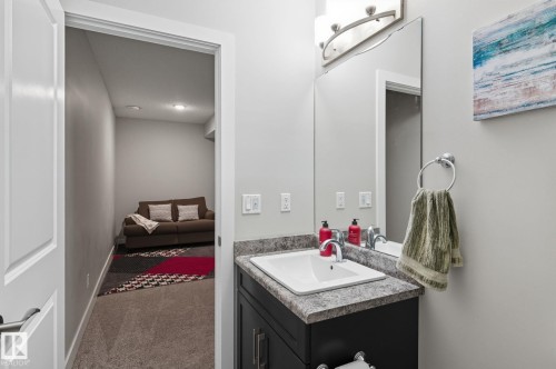 1066 Allendale Crescent, Sherwood Park, AB - Indoor Photo Showing Bathroom