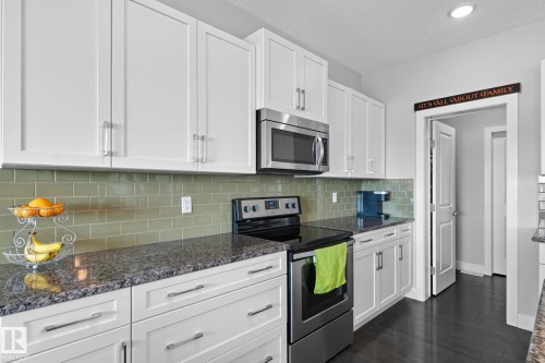 1066 Allendale Crescent, Sherwood Park, AB - Indoor Photo Showing Kitchen With Stainless Steel Kitchen With Upgraded Kitchen