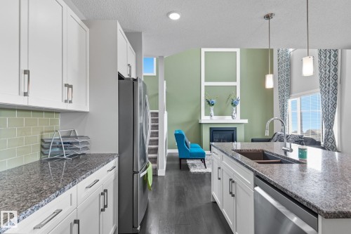 1066 Allendale Crescent, Sherwood Park, AB - Indoor Photo Showing Kitchen With Double Sink With Upgraded Kitchen