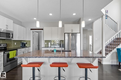 1066 Allendale Crescent, Sherwood Park, AB - Indoor Photo Showing Kitchen With Stainless Steel Kitchen With Upgraded Kitchen