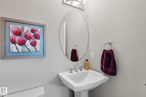 1066 Allendale Crescent, Sherwood Park, AB - Indoor Photo Showing Bathroom