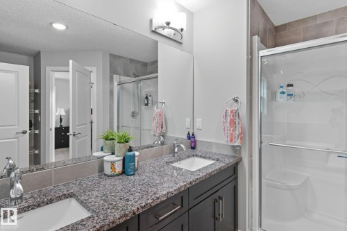1066 Allendale Crescent, Sherwood Park, AB - Indoor Photo Showing Bathroom