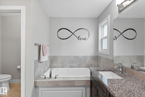 1066 Allendale Crescent, Sherwood Park, AB - Indoor Photo Showing Bathroom