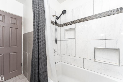 10619 149 Street, Edmonton, AB - Indoor Photo Showing Bathroom