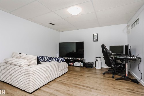 56 2020 105 Street, Edmonton, AB - Indoor