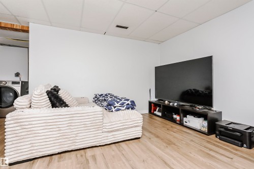 56 2020 105 Street, Edmonton, AB - Indoor