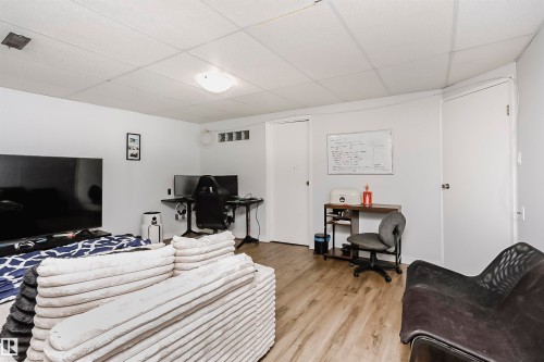 56 2020 105 Street, Edmonton, AB - Indoor