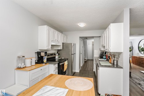 56 2020 105 Street, Edmonton, AB - Indoor