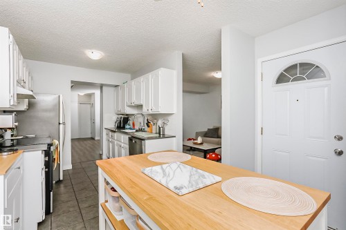 56 2020 105 Street, Edmonton, AB - Indoor Photo Showing Kitchen