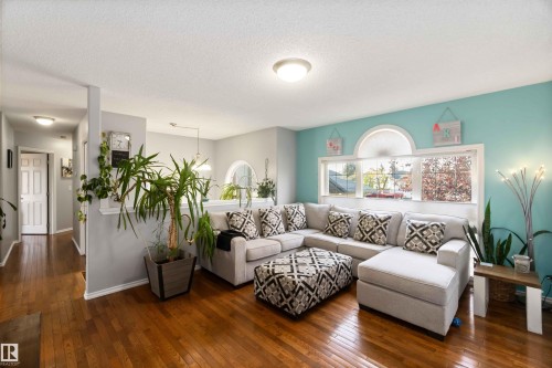 5520 45 Street, Lamont, AB - Indoor Photo Showing Living Room