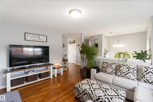 5520 45 Street, Lamont, AB - Indoor Photo Showing Living Room