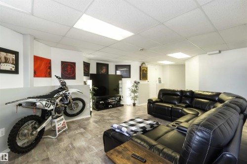5520 45 Street, Lamont, AB - Indoor