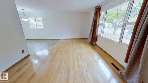 14811 61A Street, Edmonton, AB - Indoor Photo Showing Other Room