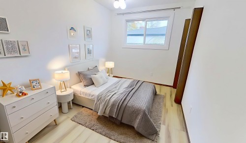 14811 61A Street, Edmonton, AB - Indoor Photo Showing Bedroom