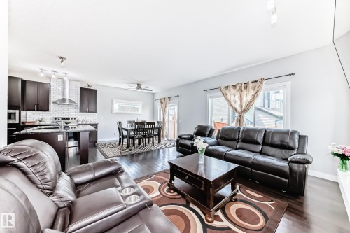1452 30 Street, Edmonton, AB - Indoor Photo Showing Living Room