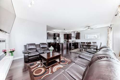 1452 30 Street, Edmonton, AB - Indoor Photo Showing Living Room
