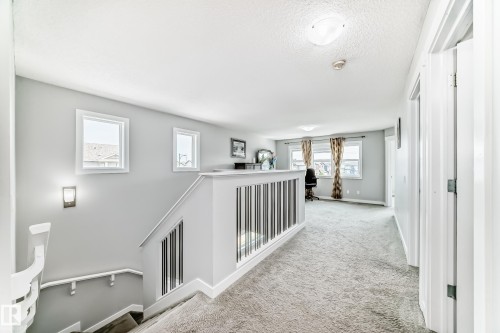 1452 30 Street, Edmonton, AB - Indoor Photo Showing Other Room