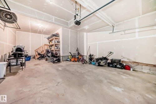 1452 30 Street, Edmonton, AB - Indoor Photo Showing Garage