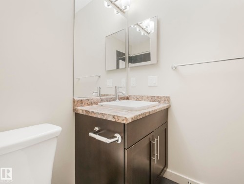 317 1144 Adamson Drive, Edmonton, AB - Indoor Photo Showing Bathroom