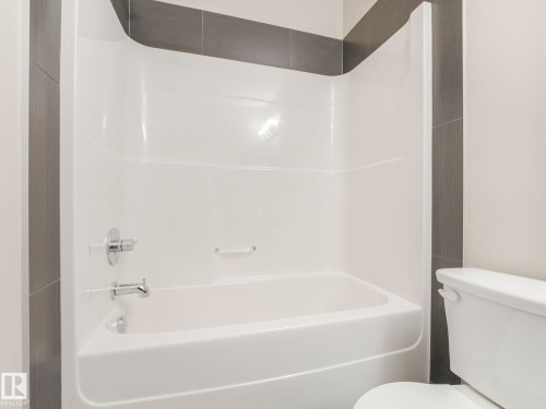 317 1144 Adamson Drive, Edmonton, AB - Indoor Photo Showing Bathroom