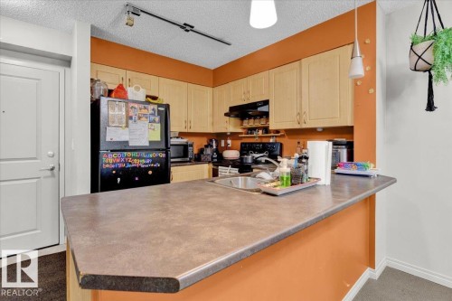 114 11453 Ellerslie Road, Edmonton, AB - Indoor Photo Showing Kitchen