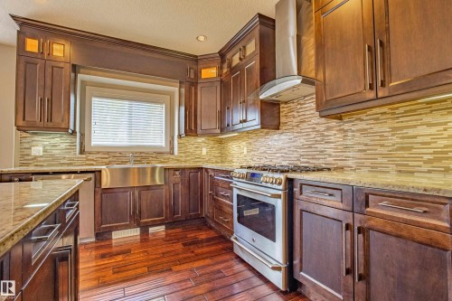 10842 175A Avenue, Edmonton, AB - Indoor Photo Showing Kitchen With Upgraded Kitchen