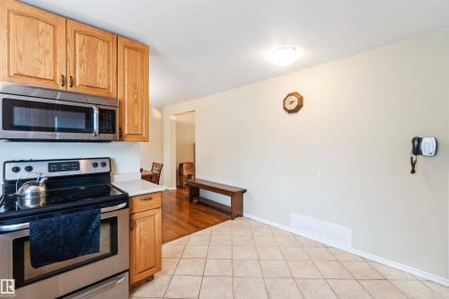 9000 168 Street, Edmonton, AB - Indoor Photo Showing Kitchen