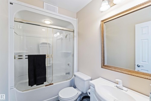 9000 168 Street, Edmonton, AB - Indoor Photo Showing Bathroom