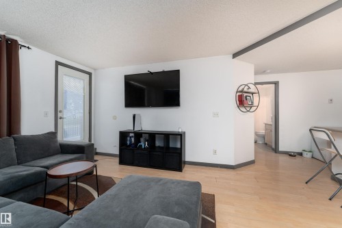 101 6220 134 Avenue, Edmonton, AB - Indoor Photo Showing Living Room