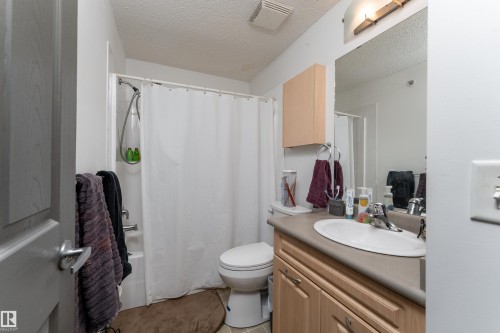 101 6220 134 Avenue, Edmonton, AB - Indoor Photo Showing Bathroom