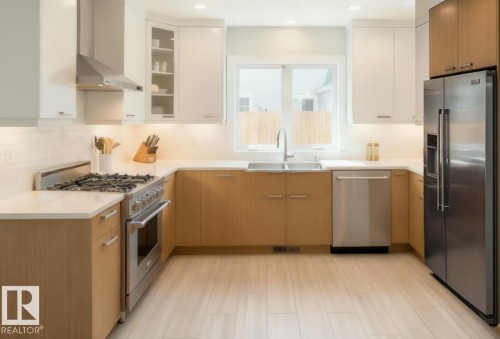 14807 80 Avenue, Edmonton, AB - Indoor Photo Showing Kitchen With Upgraded Kitchen