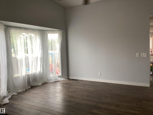 15704 61 Street, Edmonton, AB - Indoor Photo Showing Other Room
