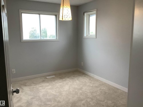 15704 61 Street, Edmonton, AB - Indoor Photo Showing Other Room