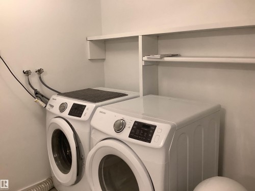 15704 61 Street, Edmonton, AB - Indoor Photo Showing Laundry Room