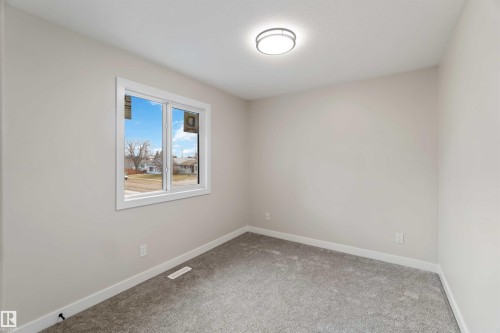 4908 49 Avenue, Gibbons, AB - Indoor Photo Showing Other Room