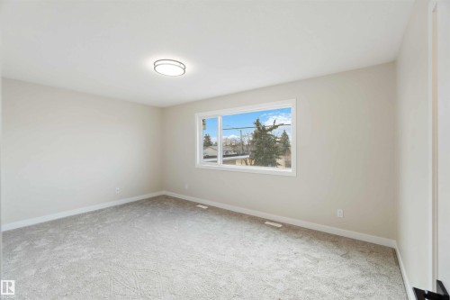4908 49 Avenue, Gibbons, AB - Indoor Photo Showing Other Room