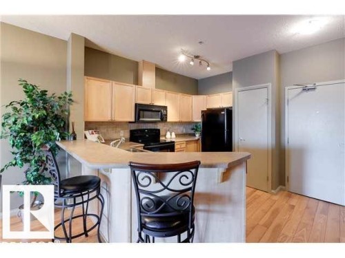 112 4312 139 Avenue, Edmonton, AB - Indoor Photo Showing Kitchen