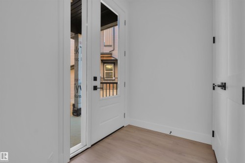 417 Pine Point(E), Leduc, AB - Indoor Photo Showing Other Room