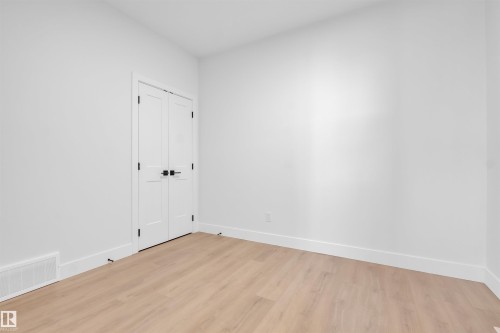 417 Pine Point(E), Leduc, AB - Indoor Photo Showing Other Room