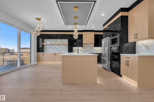 417 Pine Point(E), Leduc, AB - Indoor Photo Showing Kitchen