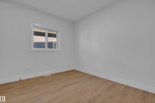 417 Pine Point(E), Leduc, AB - Indoor Photo Showing Other Room