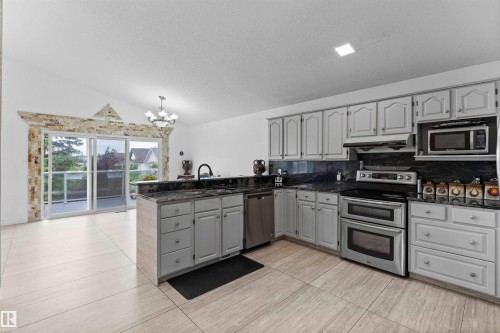 8712 160A Avenue, Edmonton, AB - Indoor Photo Showing Kitchen