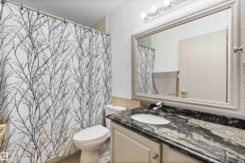 8712 160A Avenue, Edmonton, AB - Indoor Photo Showing Bathroom