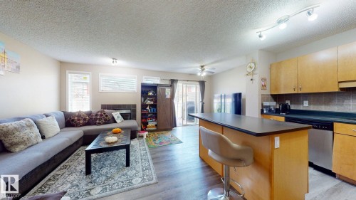 1150 37B Ave, Edmonton, AB - Indoor Photo Showing Living Room