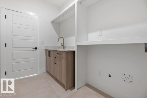 3309 Chickadee Drive, Edmonton, AB - Indoor