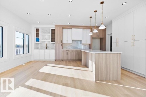 3309 Chickadee Drive, Edmonton, AB - Indoor Photo Showing Kitchen