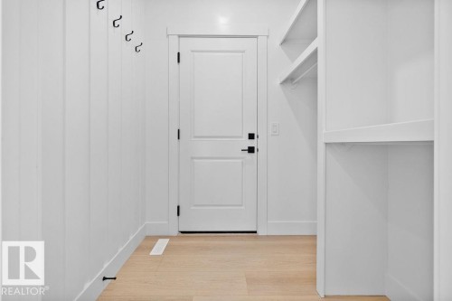 3309 Chickadee Drive, Edmonton, AB - Indoor Photo Showing Other Room