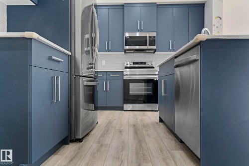 1813 Collip View View, Edmonton, AB - Indoor Photo Showing Kitchen With Stainless Steel Kitchen