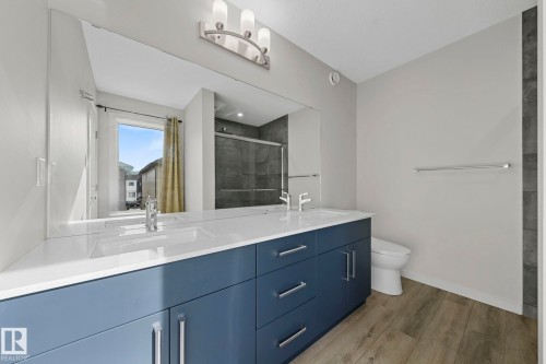 1813 Collip View View, Edmonton, AB - Indoor Photo Showing Bathroom