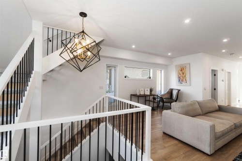 7505 Rowland Road, Edmonton, AB - Indoor